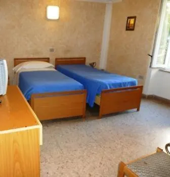 Bolognese Hotel *